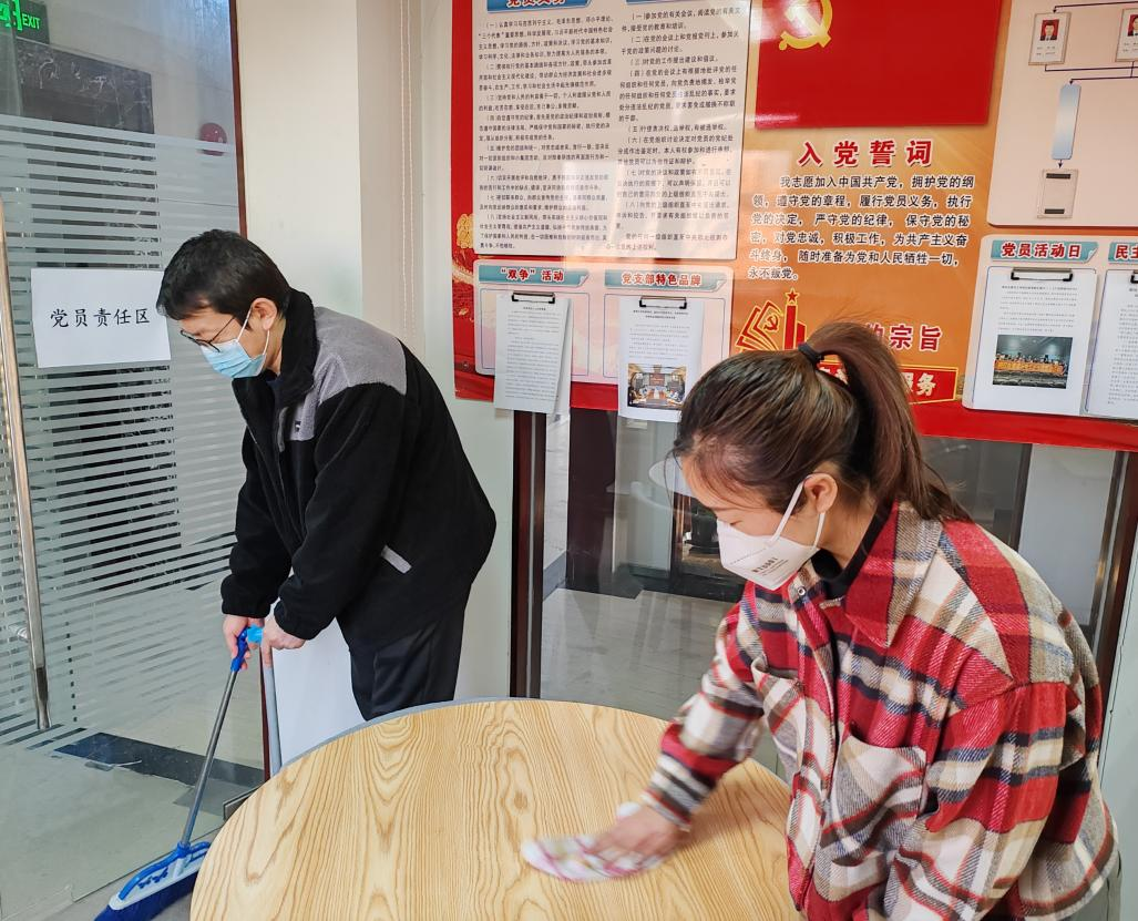 銅冠金源黨支部組織開展義務(wù)勞動 銅冠金源黨支部組織開展義務(wù)勞動