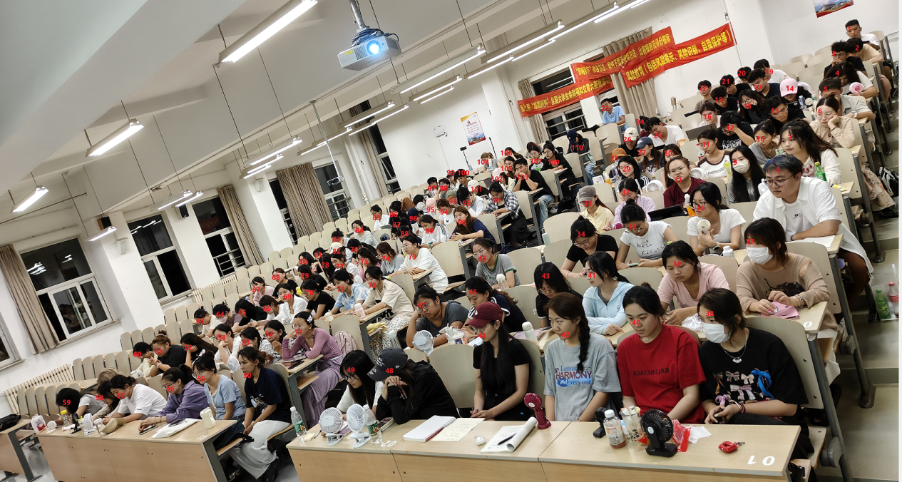 期貨知識進校園” 暨第七屆“鄭商所杯”全國大學(xué)生金融模擬交易大賽宣講會 新聞稿 期貨知識進校園” 暨第七屆“鄭商所杯”全國大學(xué)生金融模擬交易大賽宣講會 新聞稿